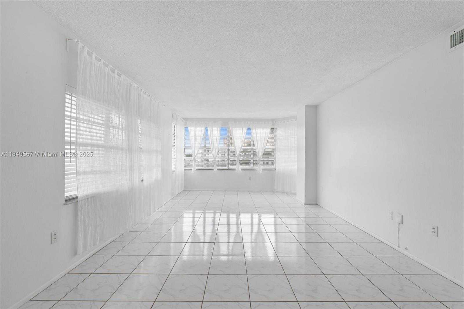 Small Image of 1965 SOUTH OCEAN DR #MS, Hallandale Beach Number 5