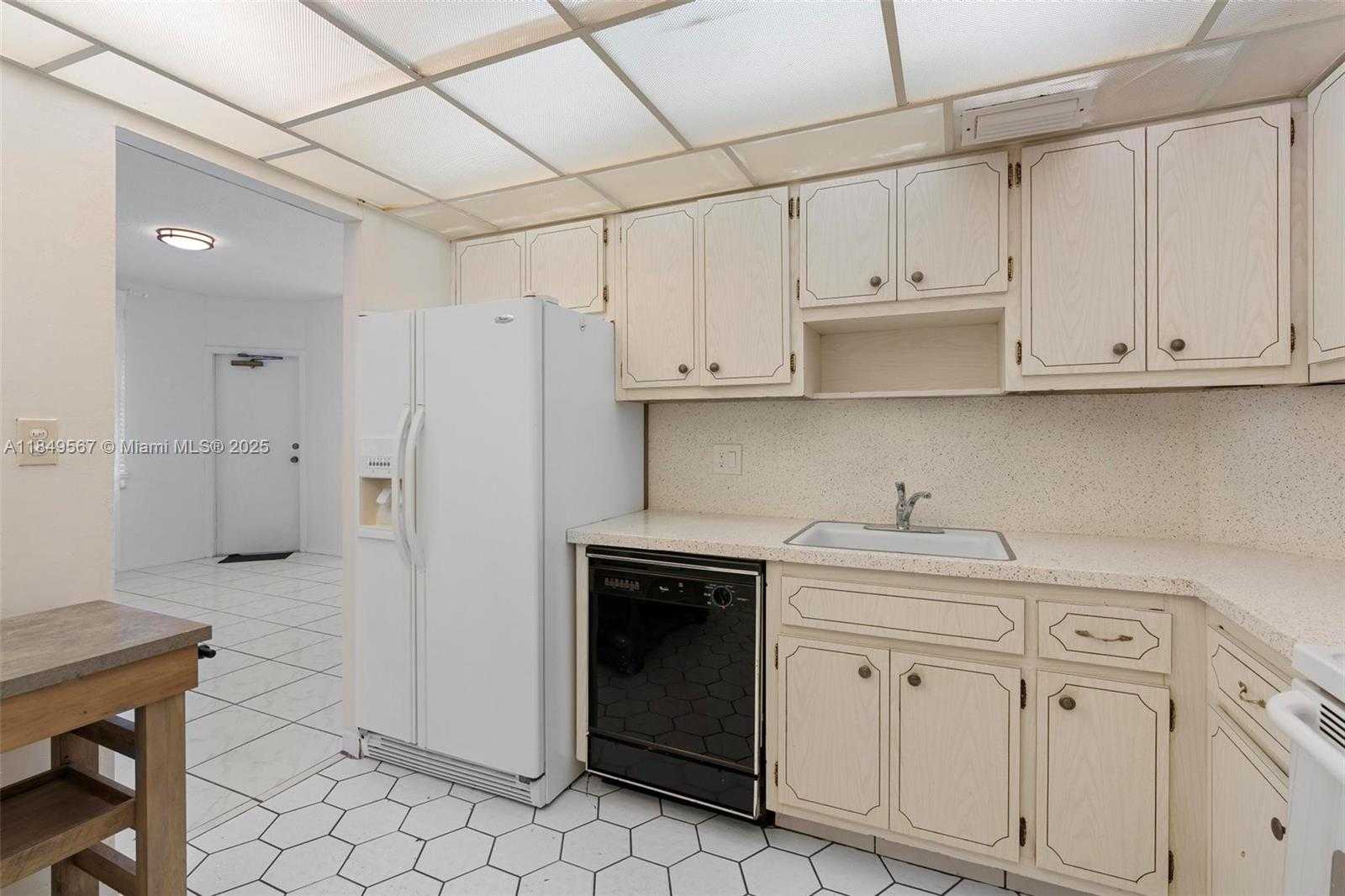 Small Image of 1965 SOUTH OCEAN DR #MS, Hallandale Beach Number 9