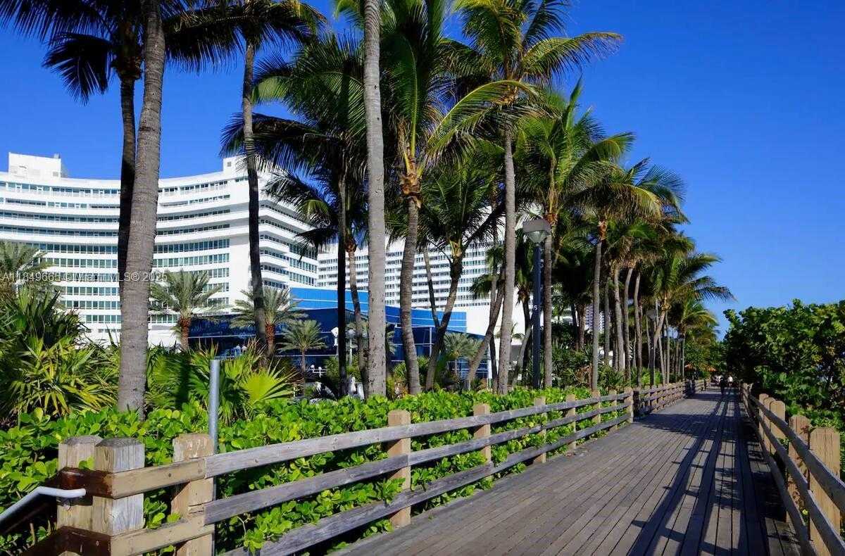 Small Image of 4391 COLLINS AVE #918, Miami Beach Number 10