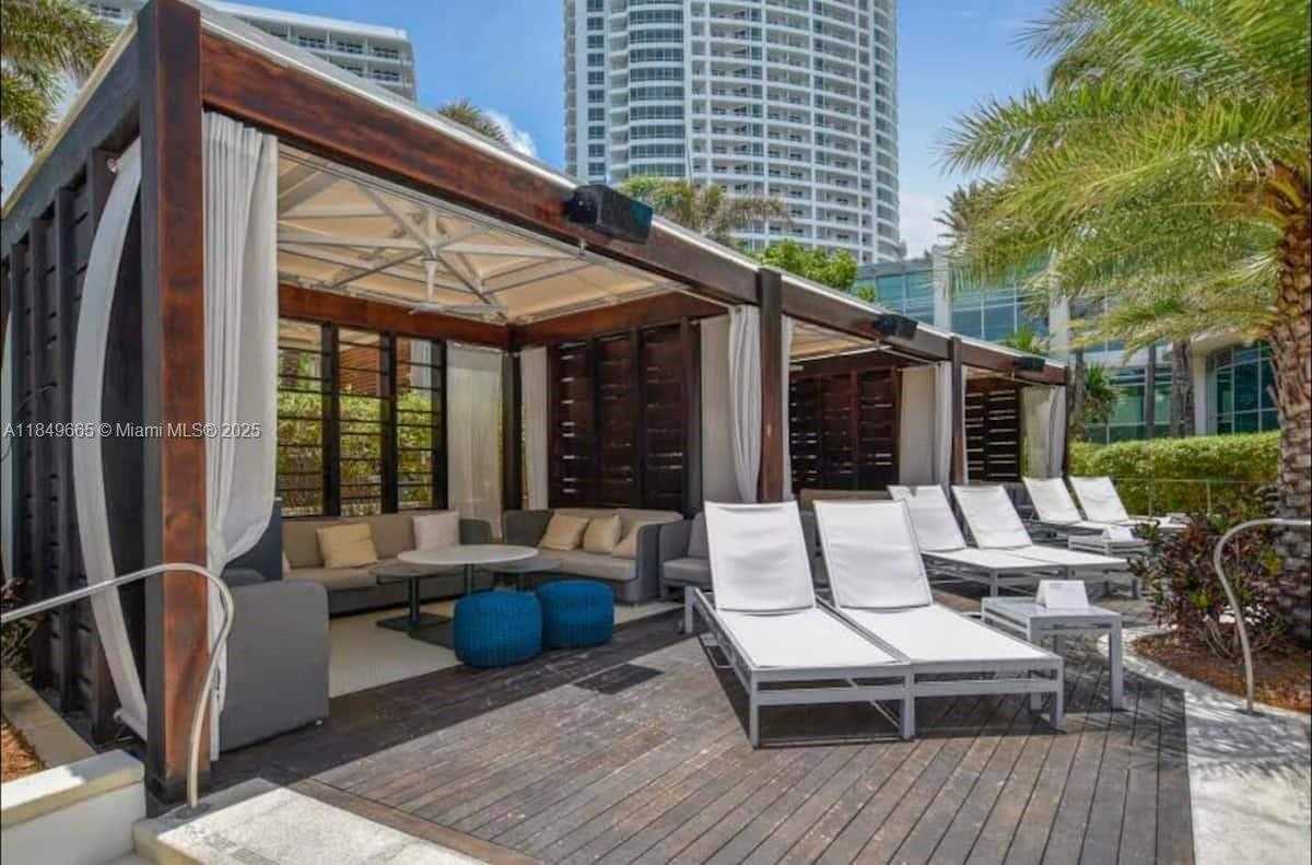 Small Image of 4391 COLLINS AVE #918, Miami Beach Number 11