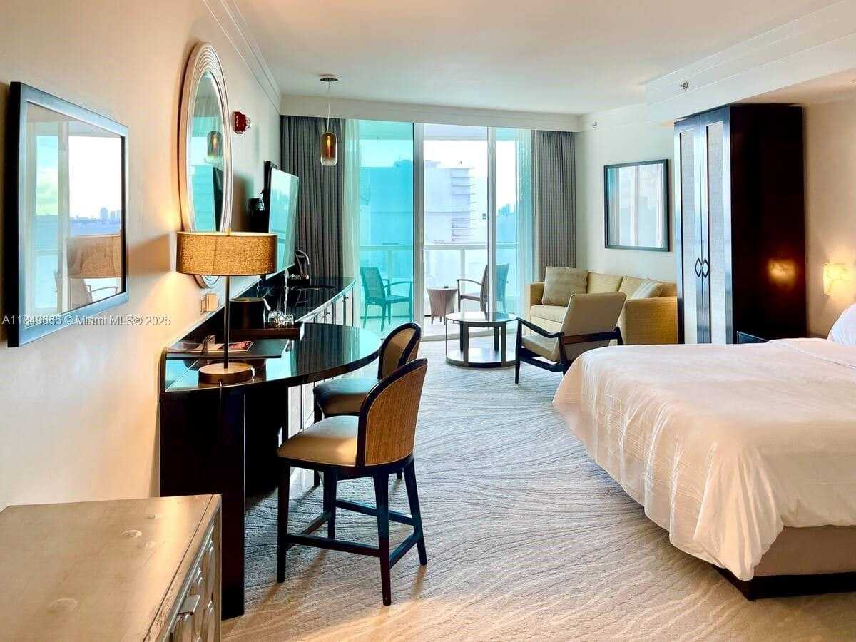 Small Image of 4391 COLLINS AVE #918, Miami Beach Number 2