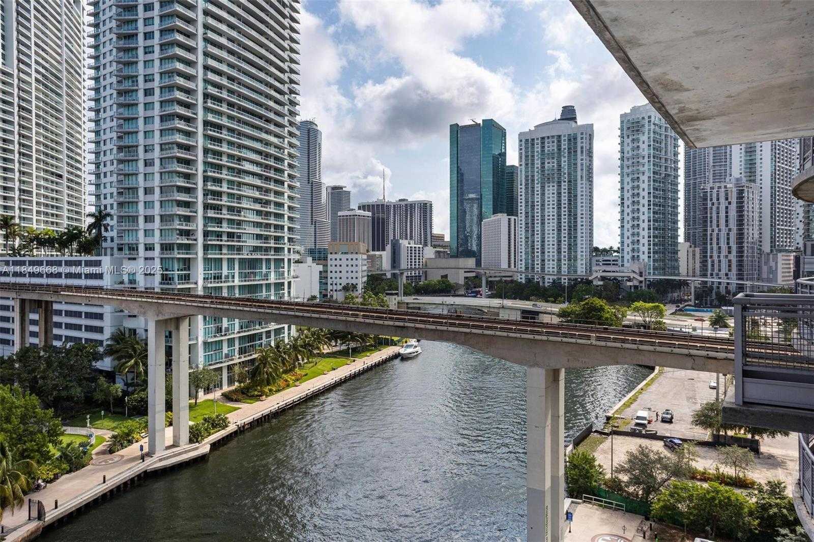 Small Image of 690 SOUTH WEST 1ST CT #1005, Miami Number 10
