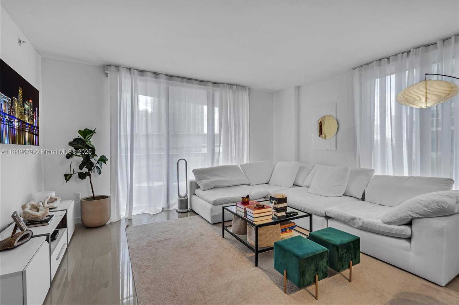 Small Image of 31 SOUTH EAST 6TH ST #702, Miami Number 5