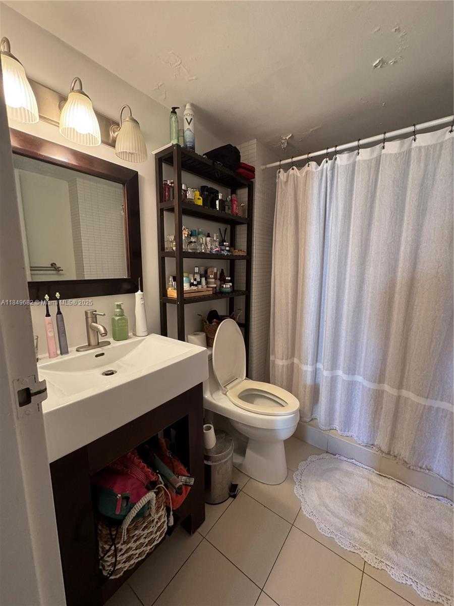 Small Image of 200 SOUTH EAST 15TH RD #4E, Miami Number 13