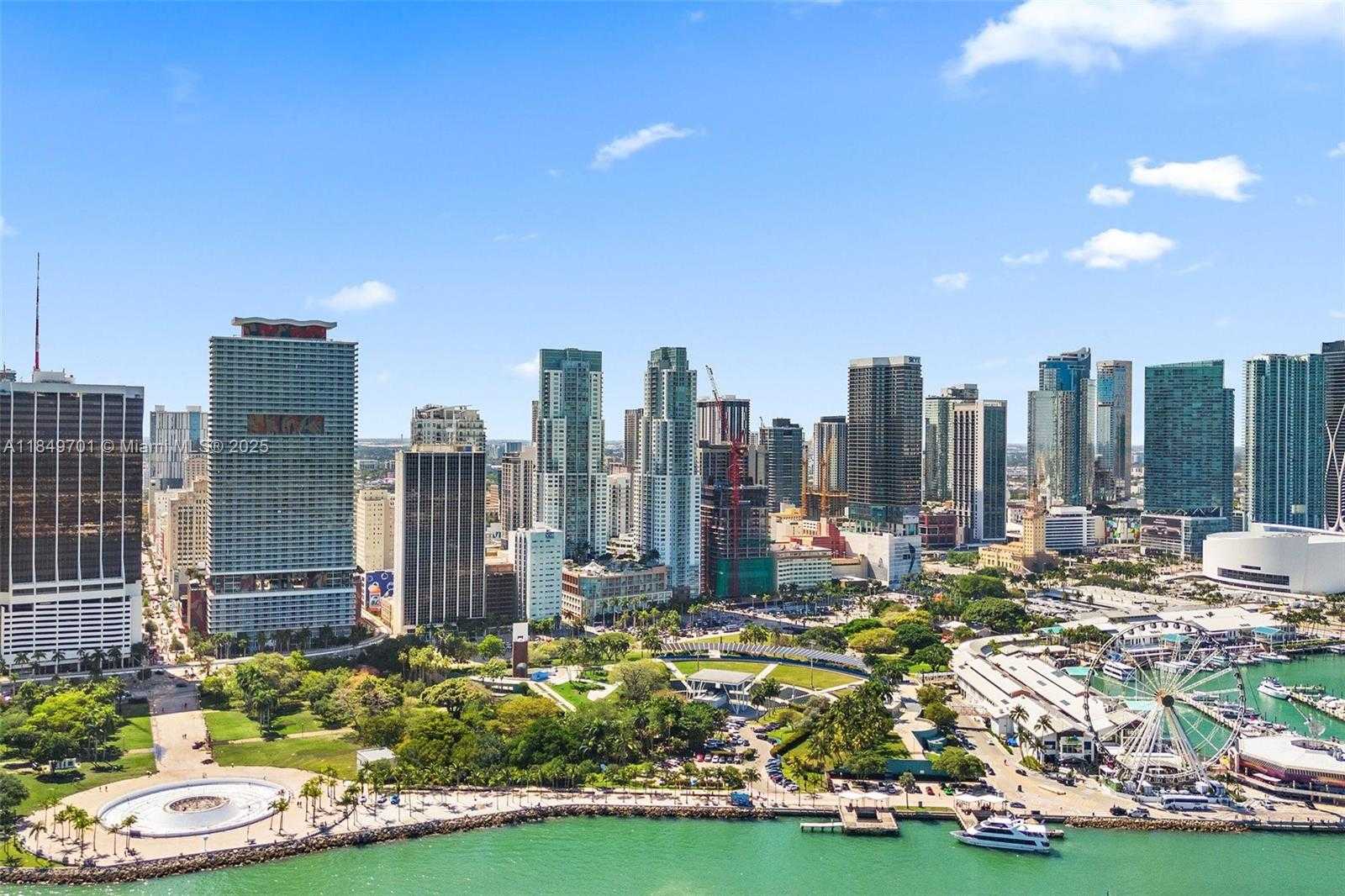 Small Image of 244 BISCAYNE BLVD #1808, Miami Number 16