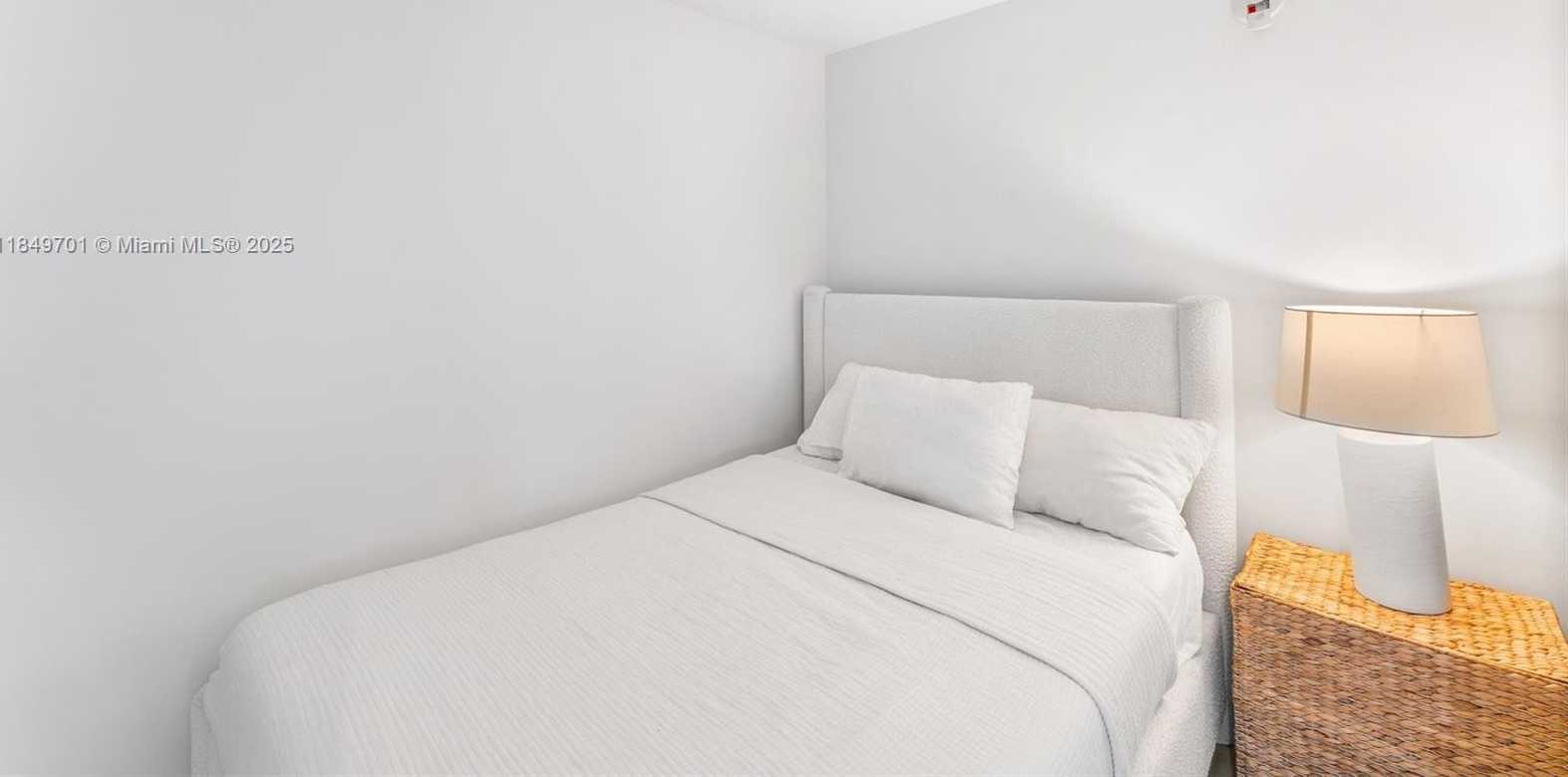 Small Image of 244 BISCAYNE BLVD #1808, Miami Number 7