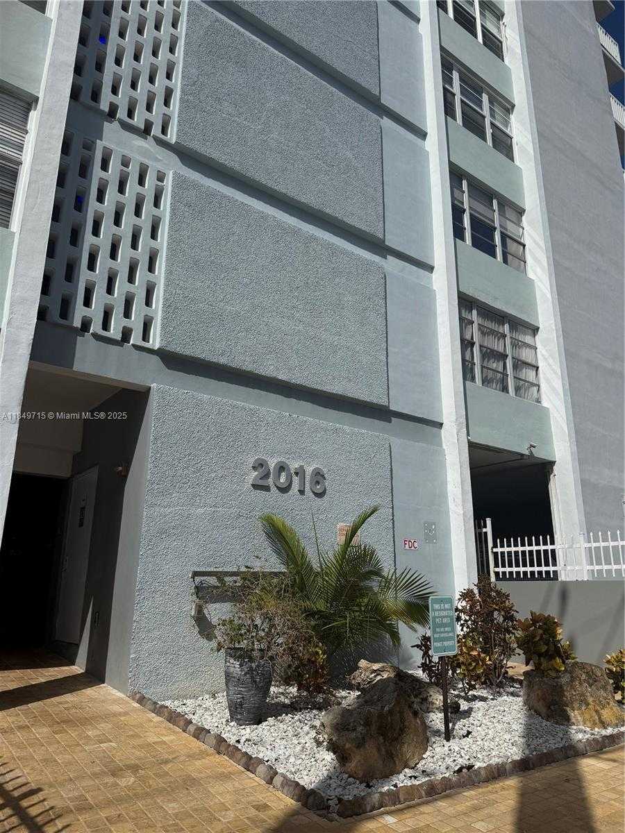 Small Image of 2016 BAY DR #202, Miami Beach Number 19