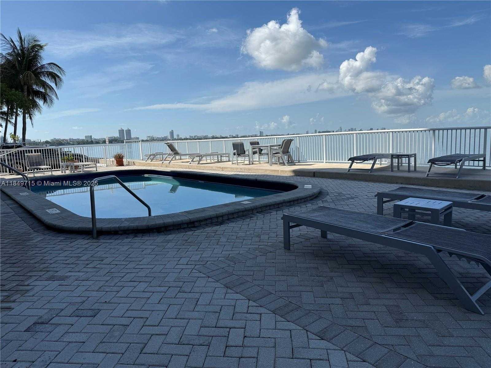 Small Image of 2016 BAY DR #202, Miami Beach Number 29