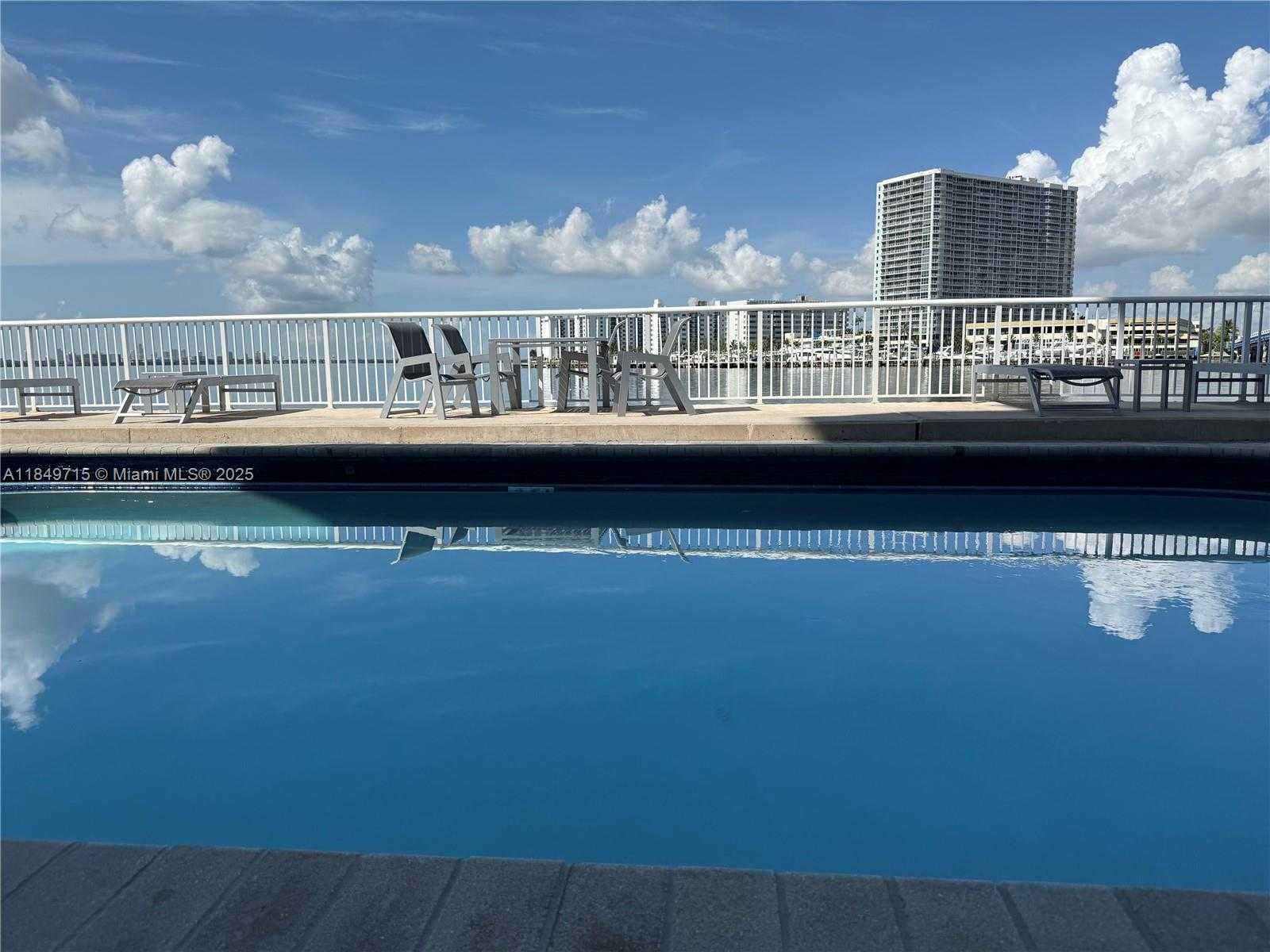 Small Image of 2016 BAY DR #202, Miami Beach Number 30