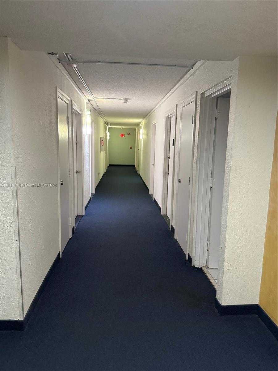 Small Image of 2016 BAY DR #202, Miami Beach Number 33