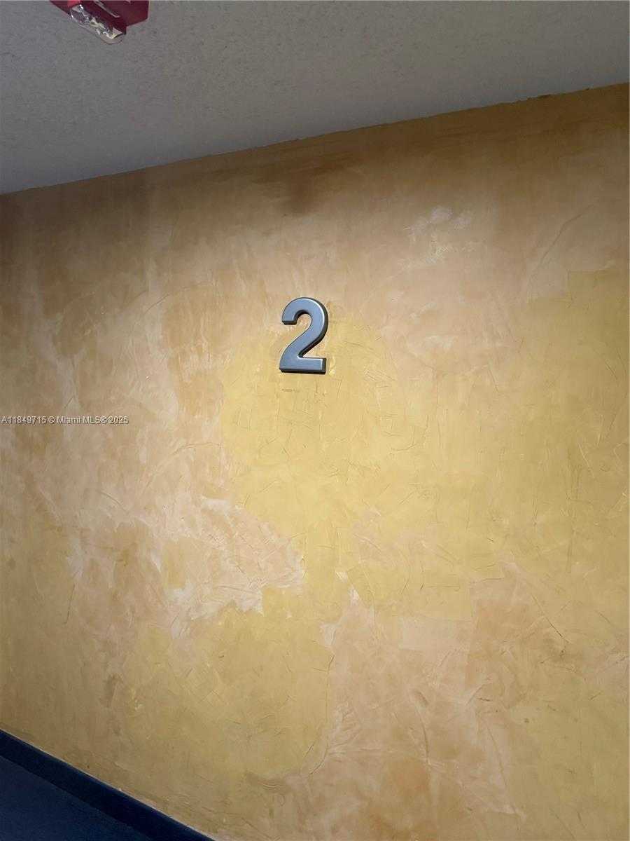 Small Image of 2016 BAY DR #202, Miami Beach Number 34