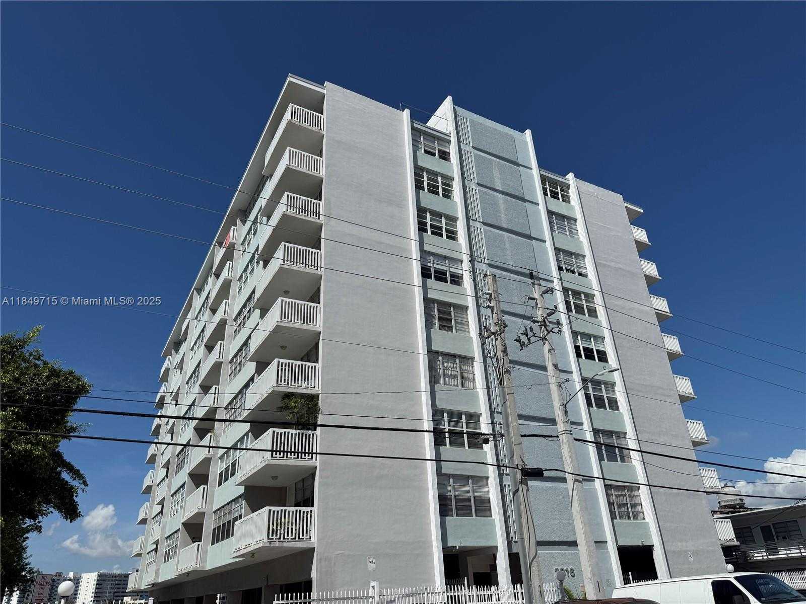 Small Image of 2016 BAY DR #202, Miami Beach Number 39