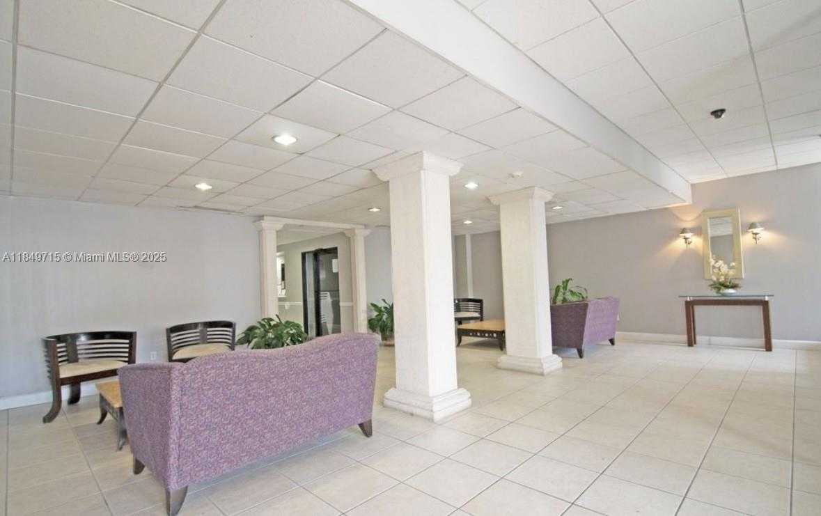 Small Image of 2016 BAY DR #202, Miami Beach Number 4