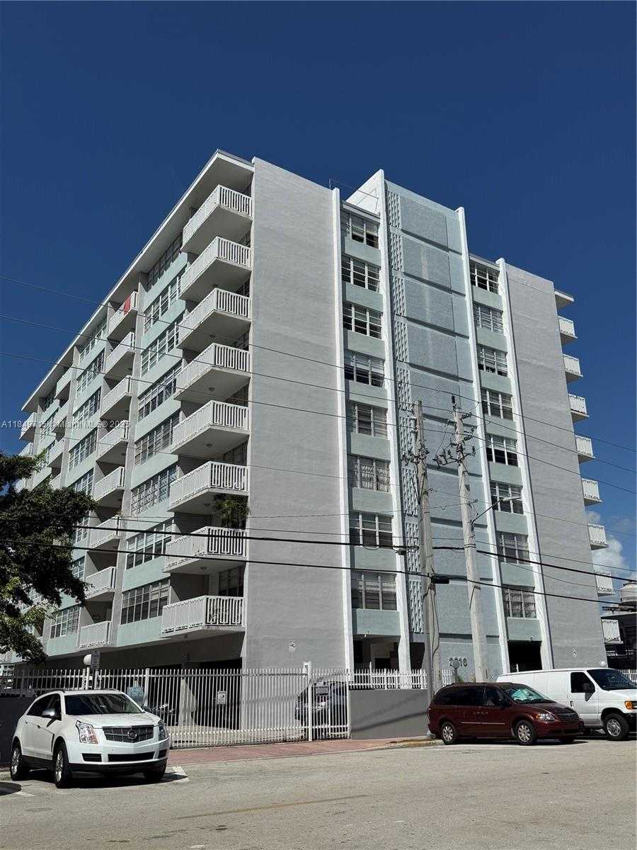 Small Image of 2016 BAY DR #202, Miami Beach Number 41