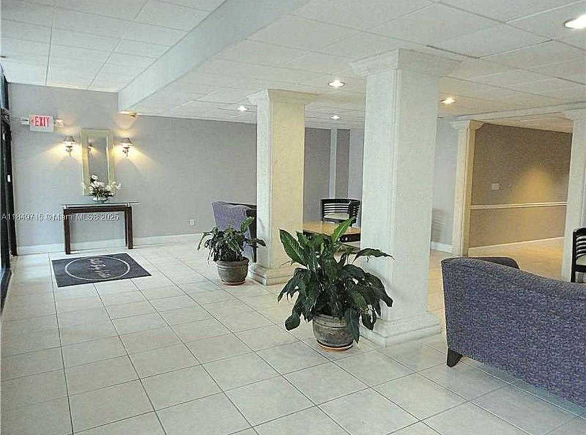 Small Image of 2016 BAY DR #202, Miami Beach Number 6