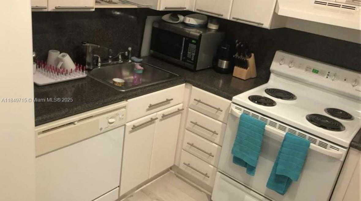 Small Image of 2016 BAY DR #202, Miami Beach Number 7