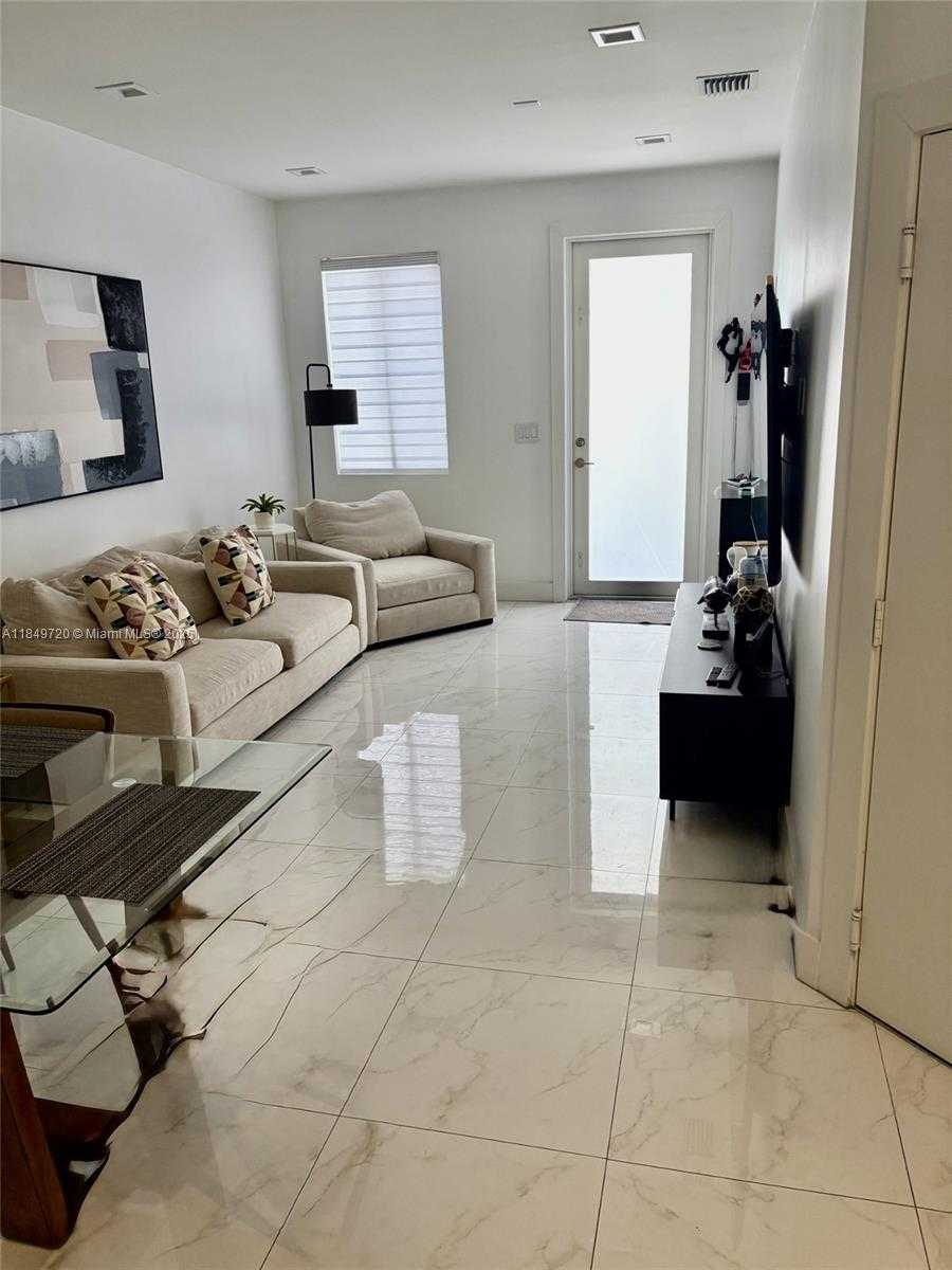 Small Image of 10225 NORTH WEST 72ND TER, Doral Number 10