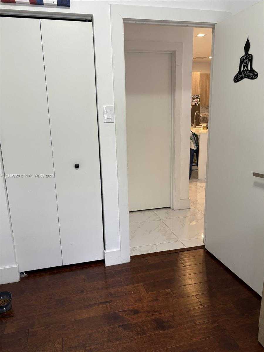Small Image of 10225 NORTH WEST 72ND TER, Doral Number 17