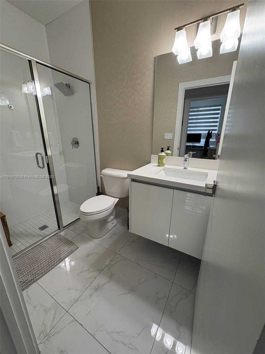 Small Image of 10225 NORTH WEST 72ND TER, Doral Number 18