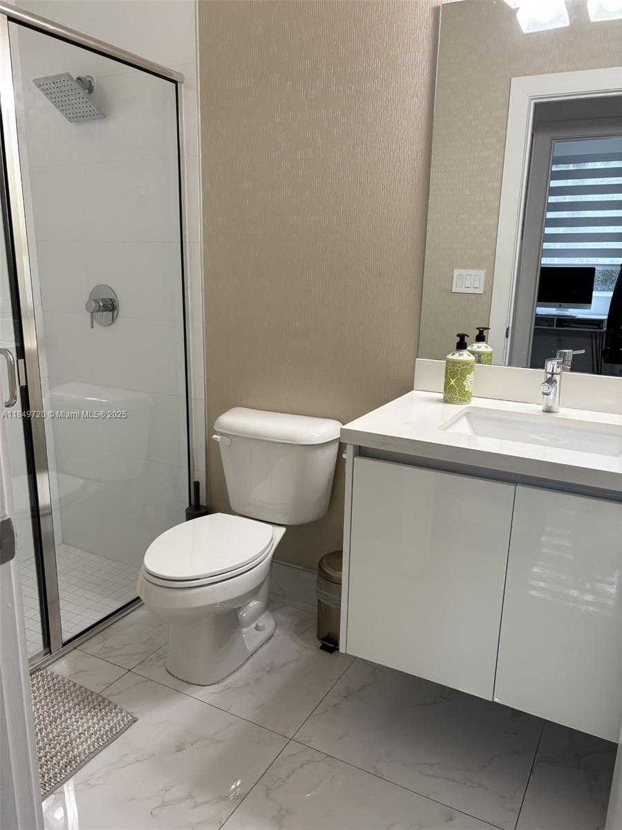 Small Image of 10225 NORTH WEST 72ND TER, Doral Number 19