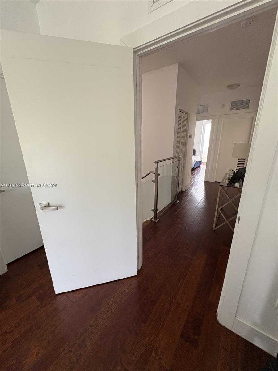 Small Image of 10225 NORTH WEST 72ND TER, Doral Number 25