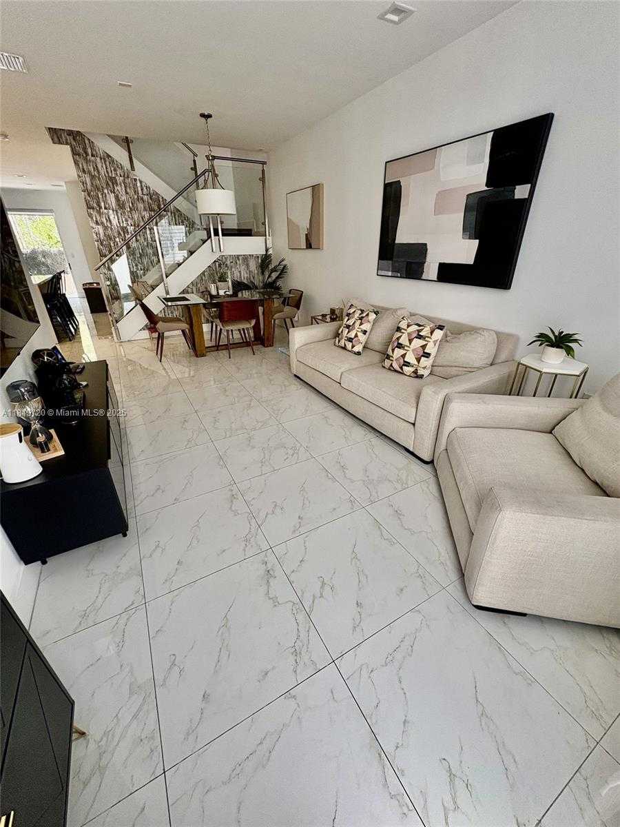 Small Image of 10225 NORTH WEST 72ND TER, Doral Number 3