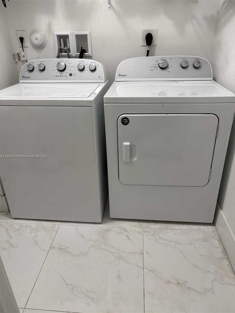 Small Image of 10225 NORTH WEST 72ND TER, Doral Number 30