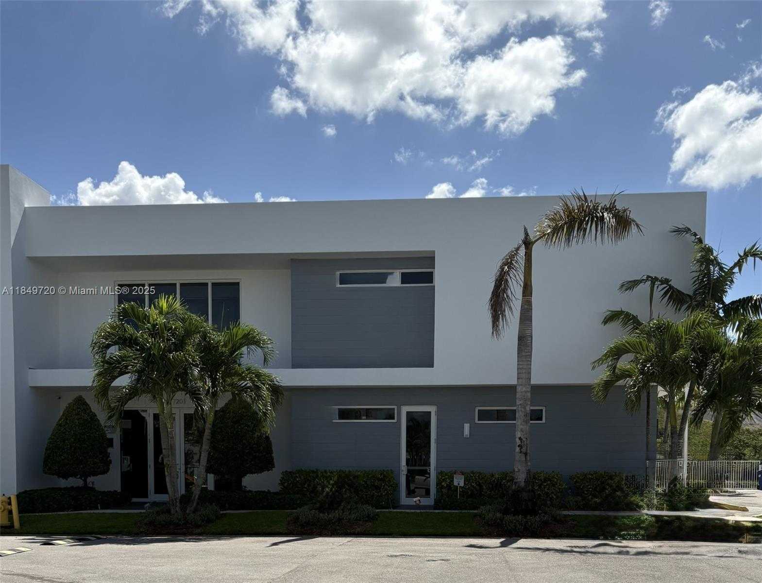 Small Image of 10225 NORTH WEST 72ND TER, Doral Number 38