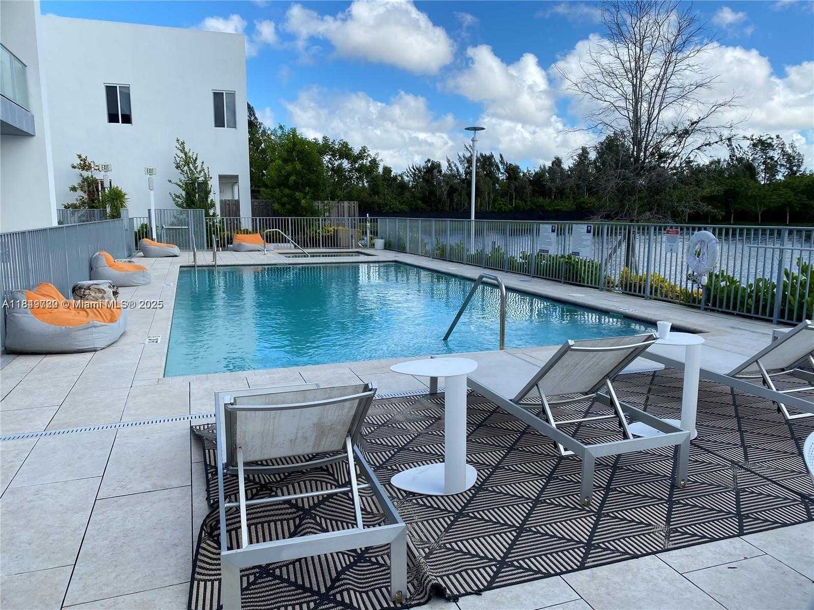 Small Image of 10225 NORTH WEST 72ND TER, Doral Number 40