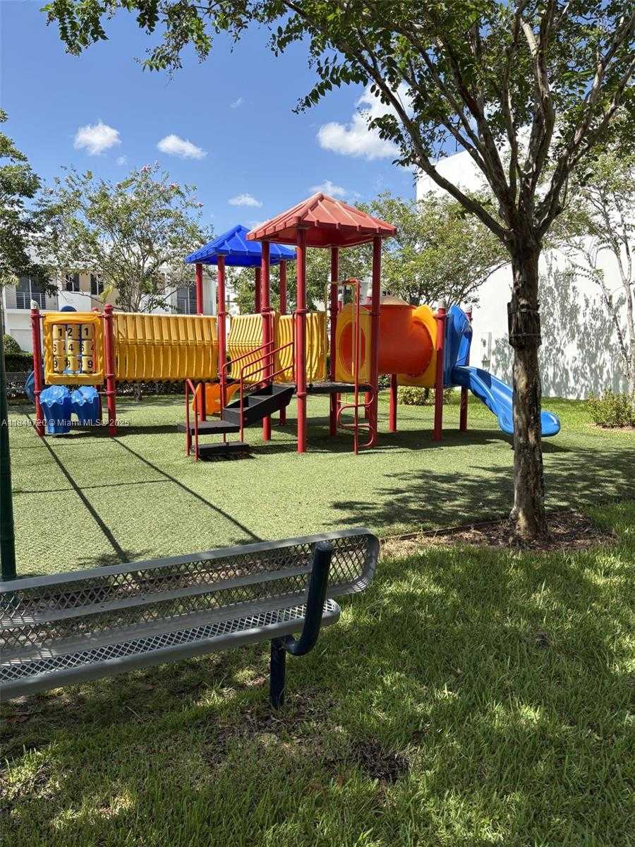 Small Image of 10225 NORTH WEST 72ND TER, Doral Number 43