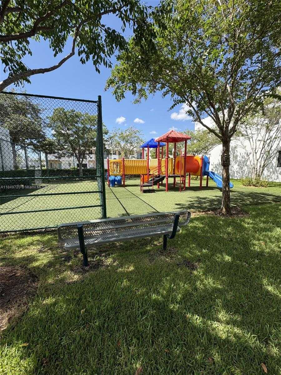 Small Image of 10225 NORTH WEST 72ND TER, Doral Number 44