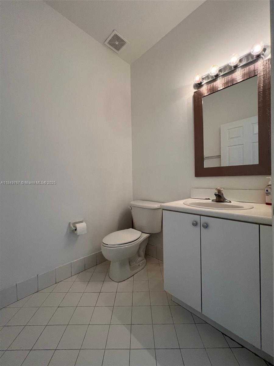 Small Image of 12724 SOUTH WEST 133RD ST, Miami Number 11