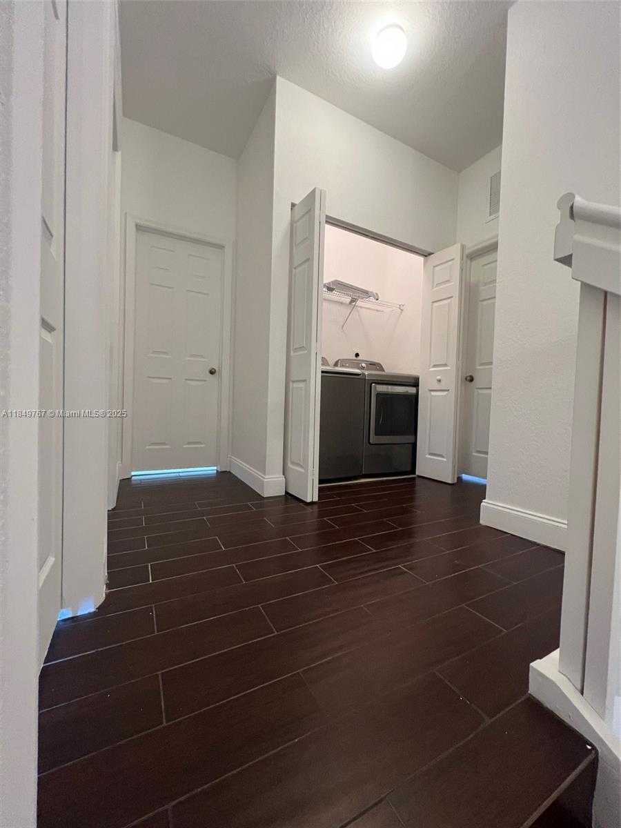 Small Image of 12724 SOUTH WEST 133RD ST, Miami Number 14