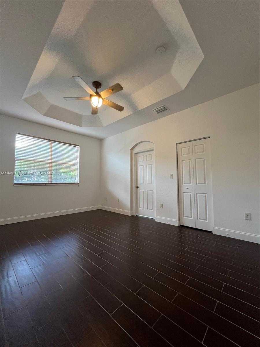 Small Image of 12724 SOUTH WEST 133RD ST, Miami Number 16