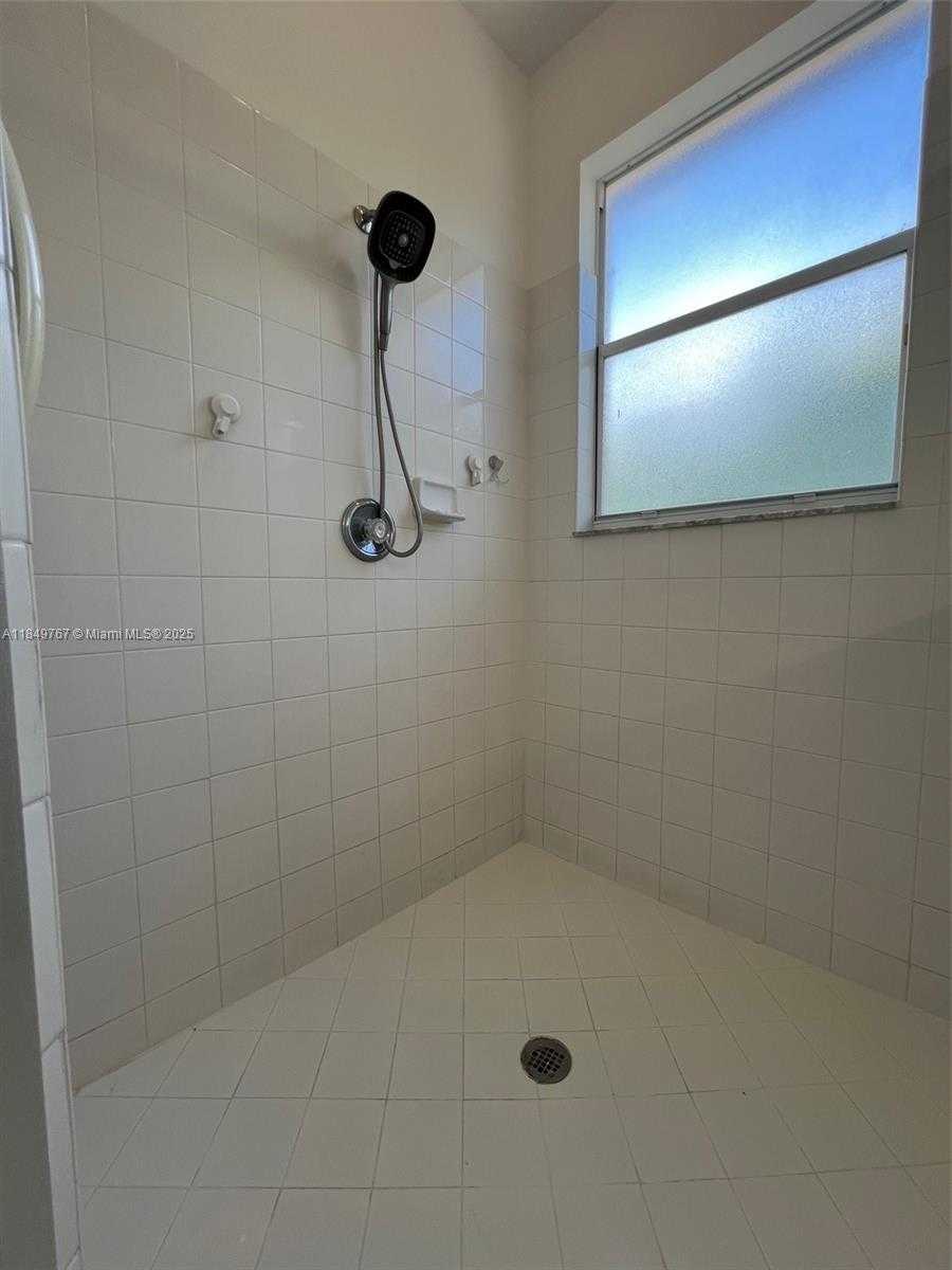 Small Image of 12724 SOUTH WEST 133RD ST, Miami Number 19