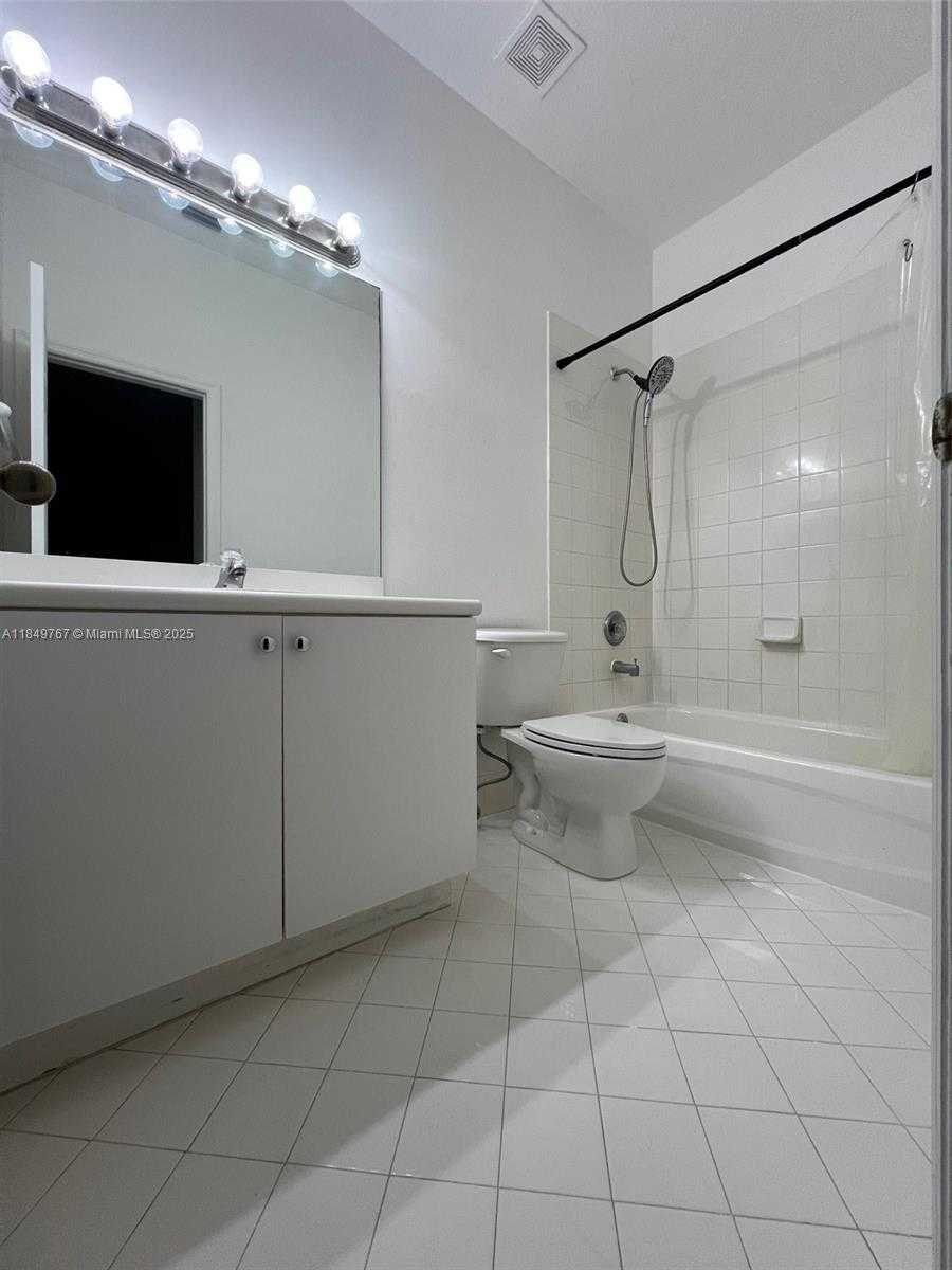 Small Image of 12724 SOUTH WEST 133RD ST, Miami Number 22