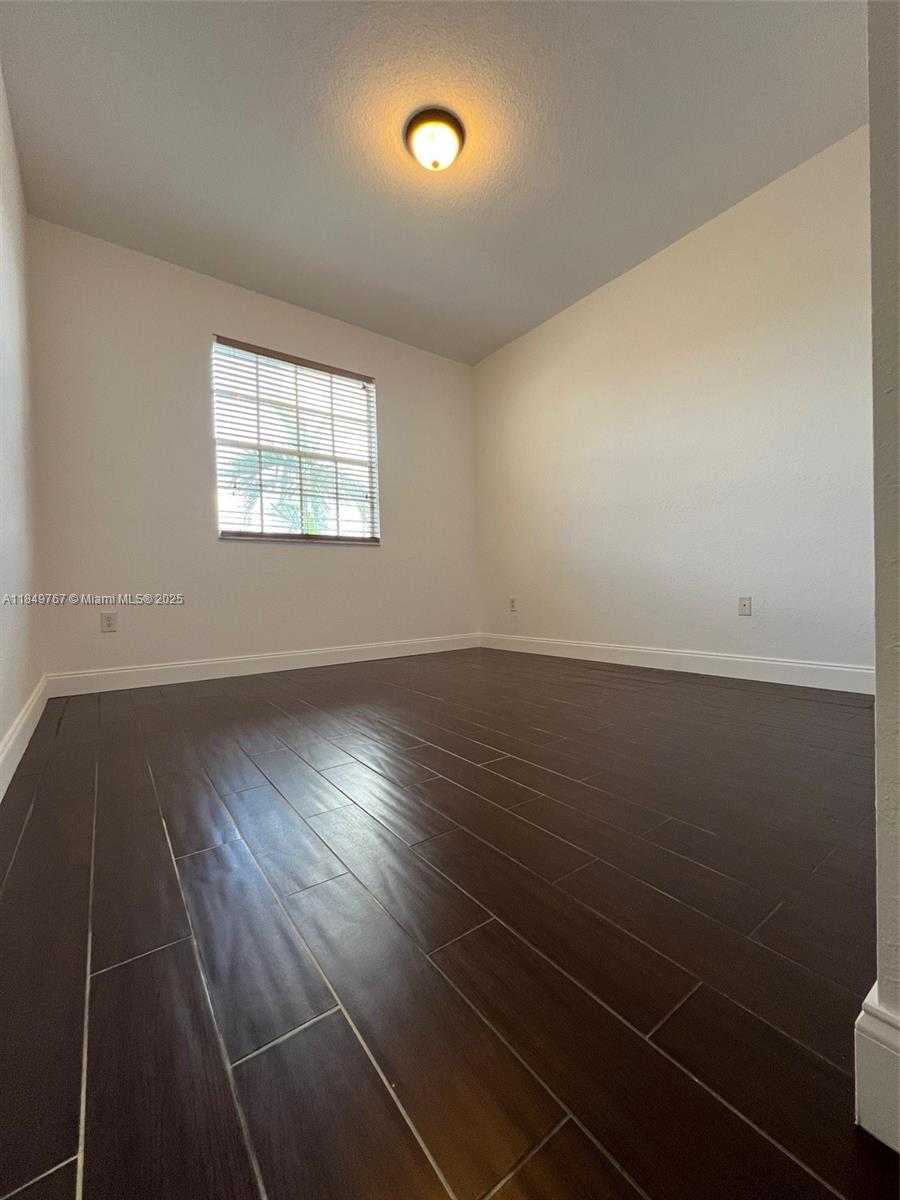 Small Image of 12724 SOUTH WEST 133RD ST, Miami Number 23