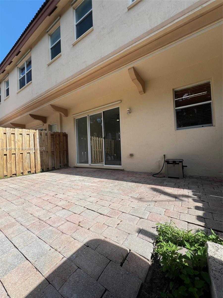 Small Image of 12724 SOUTH WEST 133RD ST, Miami Number 25
