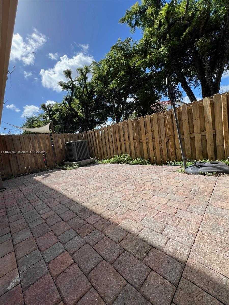 Small Image of 12724 SOUTH WEST 133RD ST, Miami Number 26