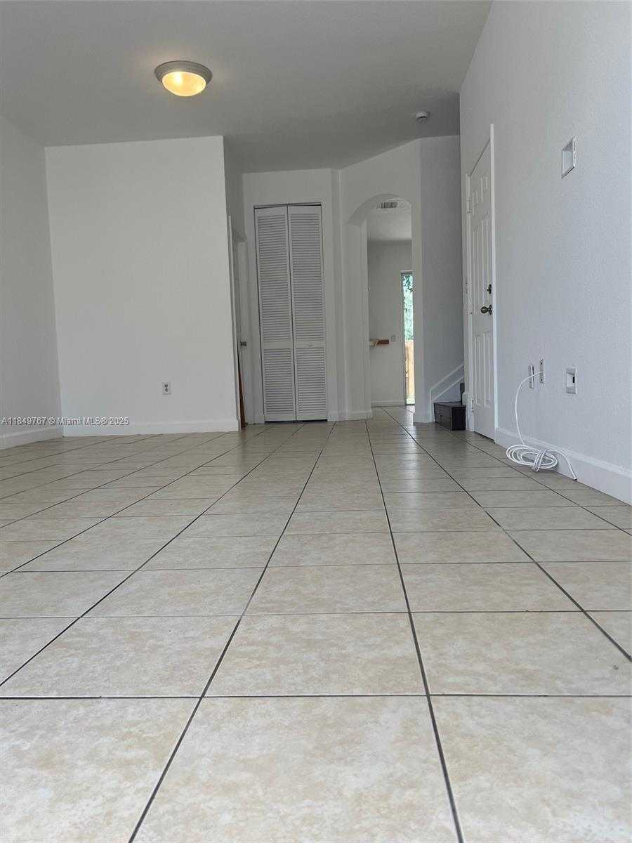 Small Image of 12724 SOUTH WEST 133RD ST, Miami Number 4