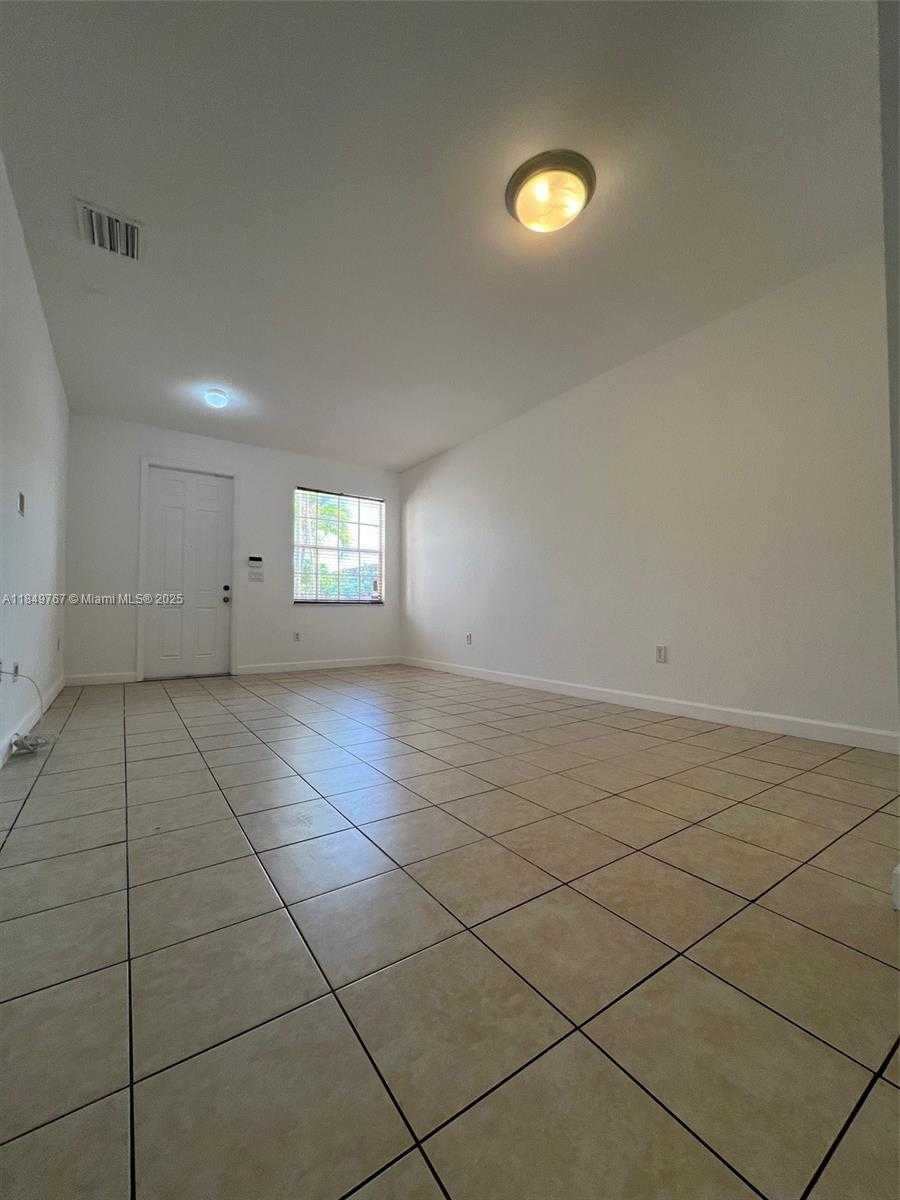 Small Image of 12724 SOUTH WEST 133RD ST, Miami Number 5