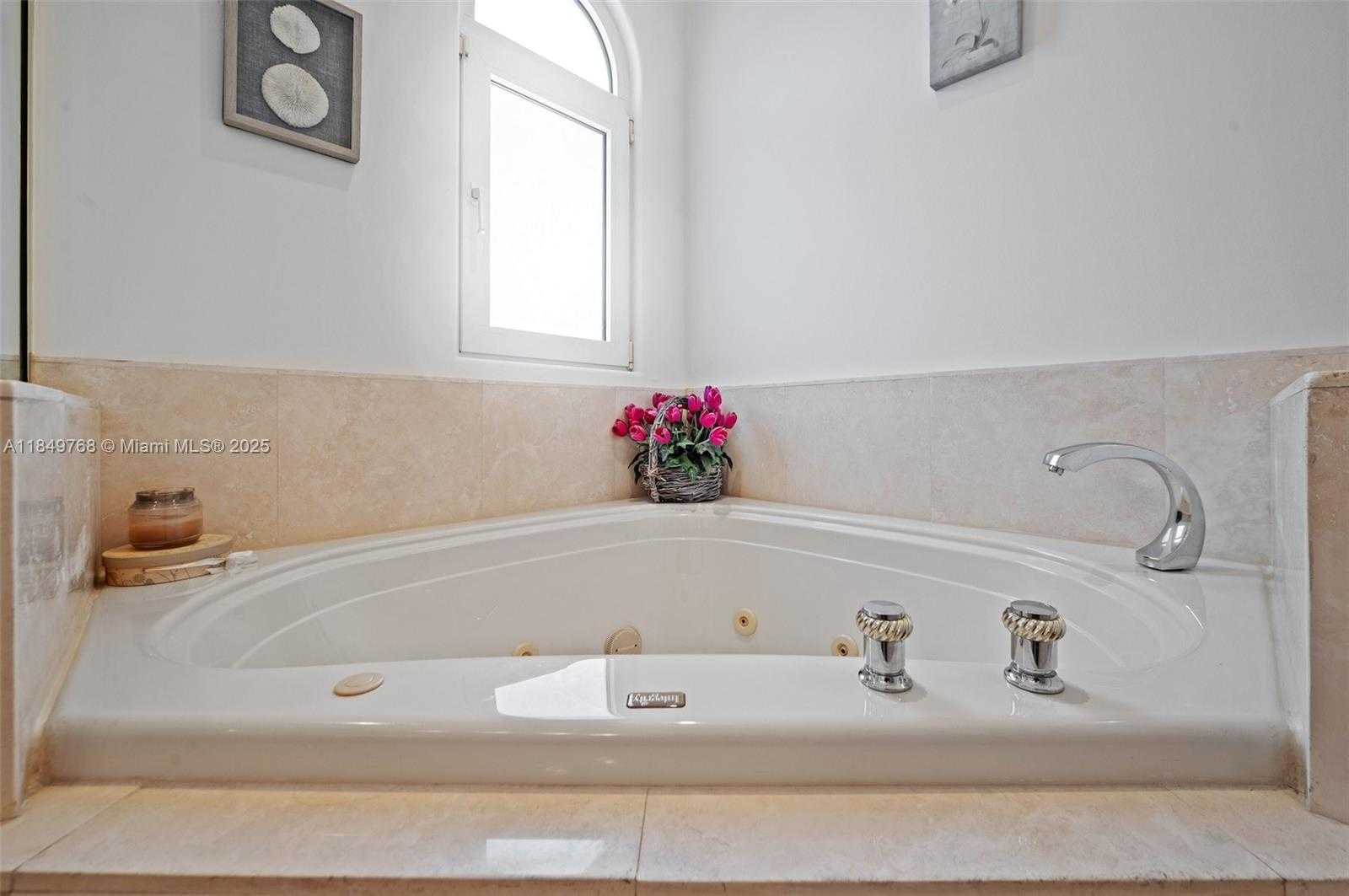 Small Image of 1784 BAY DR #1784, Pompano Beach Number 24