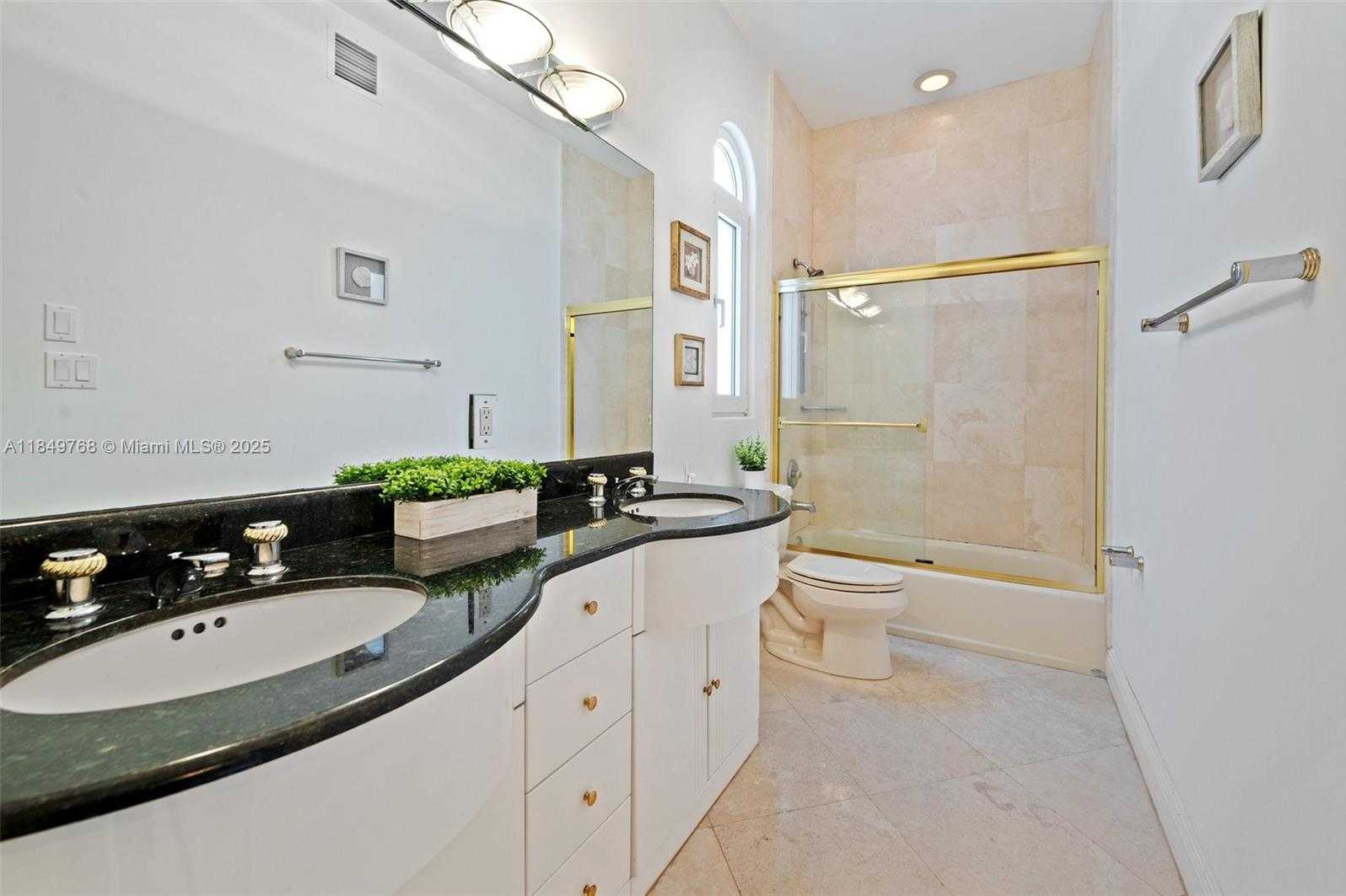Small Image of 1784 BAY DR #1784, Pompano Beach Number 26
