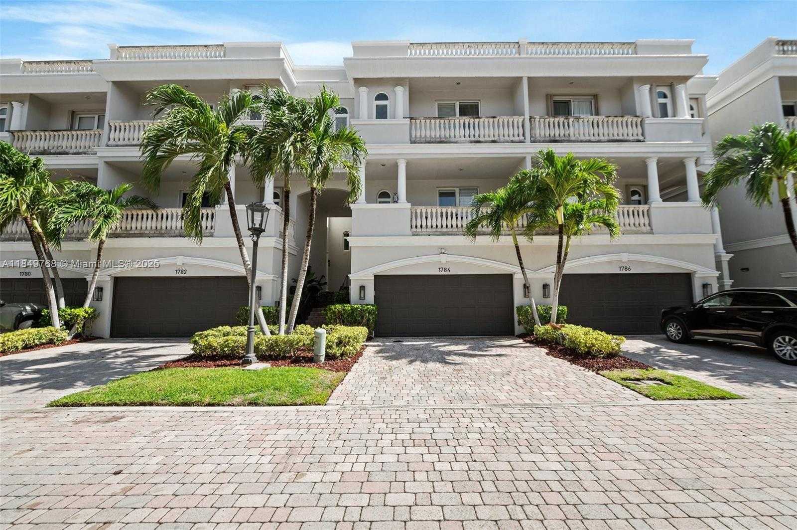 Small Image of 1784 BAY DR #1784, Pompano Beach Number 4