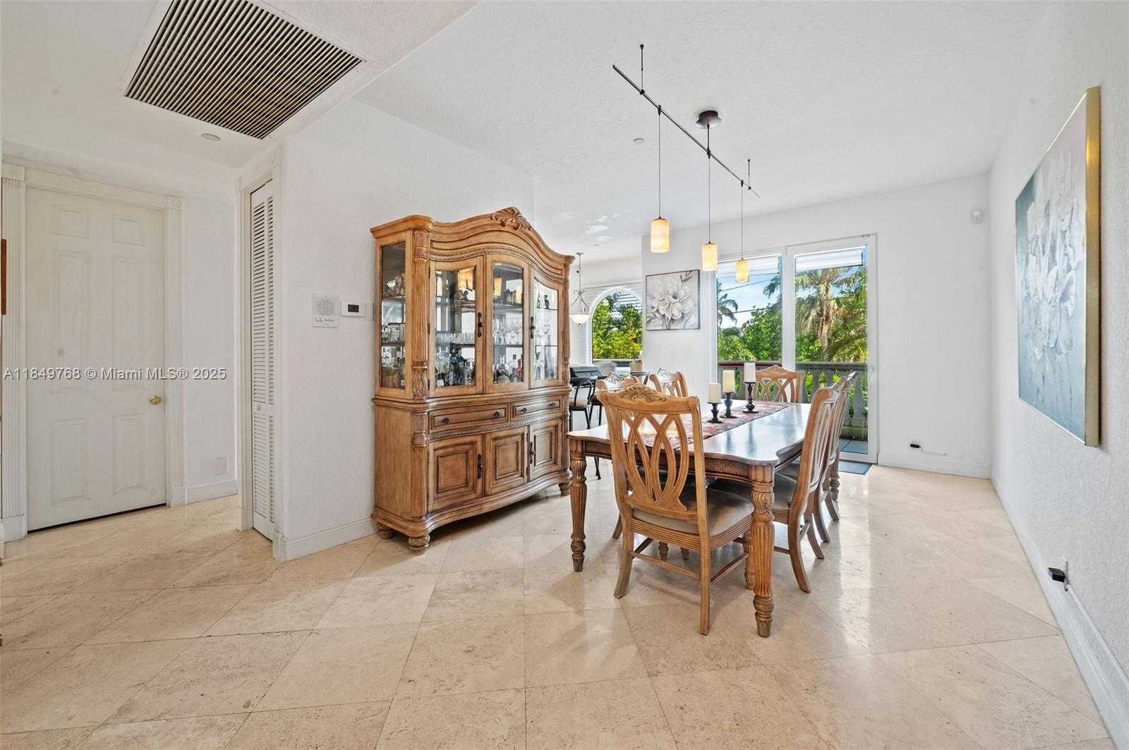 Small Image of 1784 BAY DR #1784, Pompano Beach Number 6