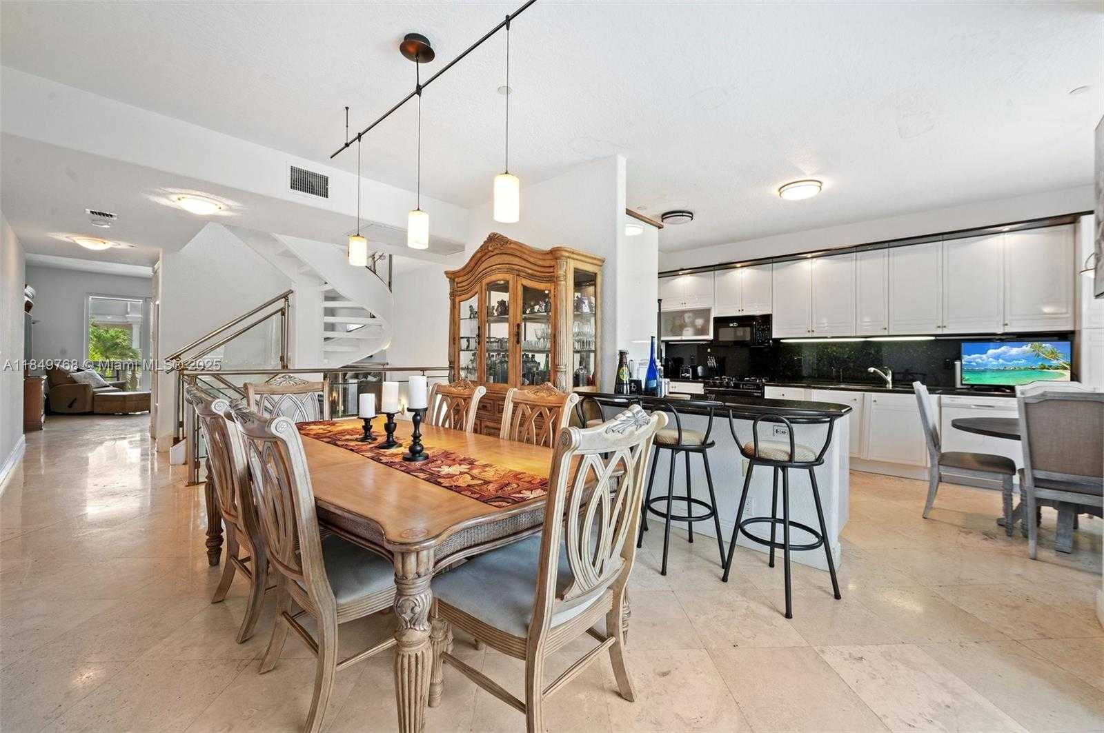 Small Image of 1784 BAY DR #1784, Pompano Beach Number 7