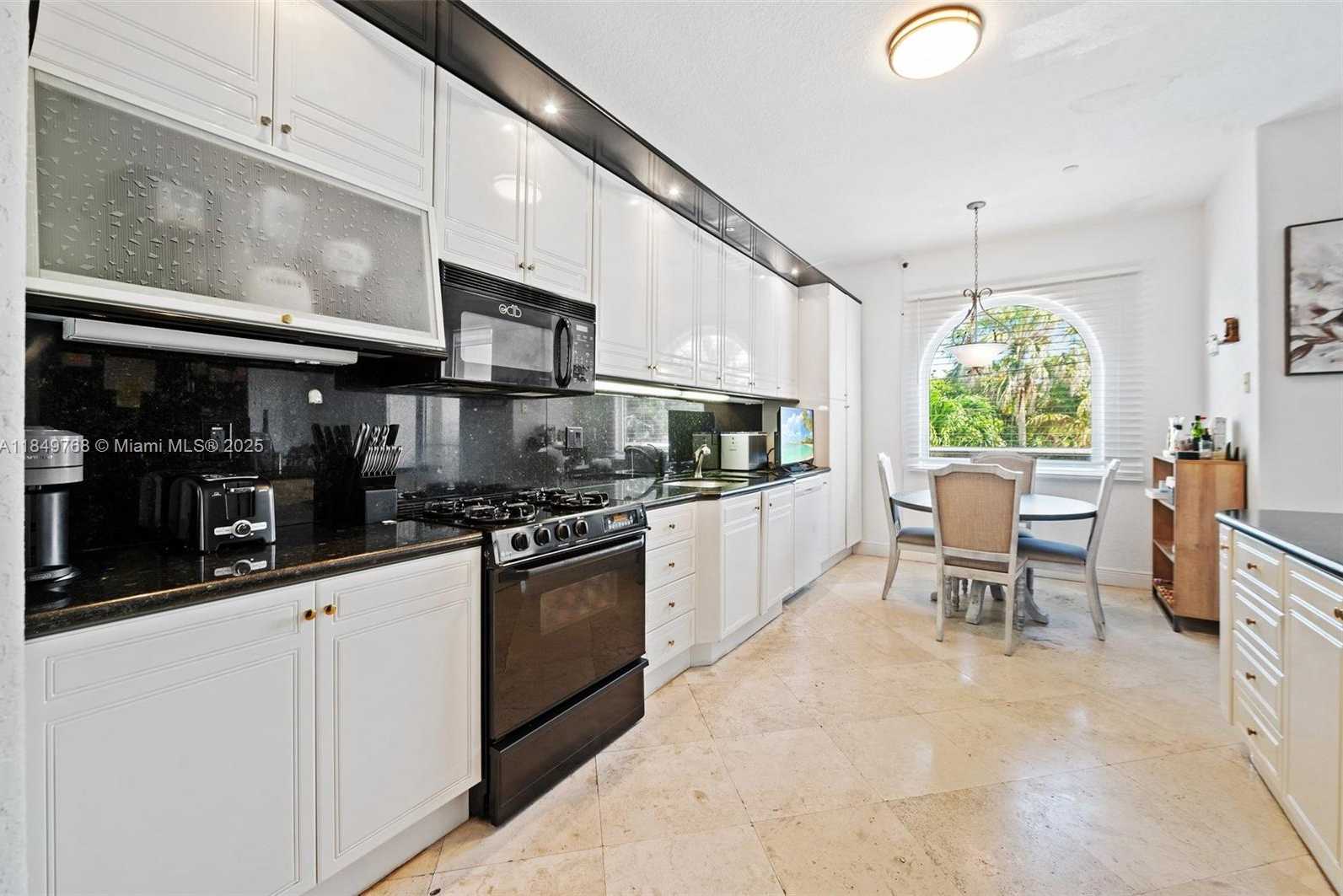 Small Image of 1784 BAY DR #1784, Pompano Beach Number 9