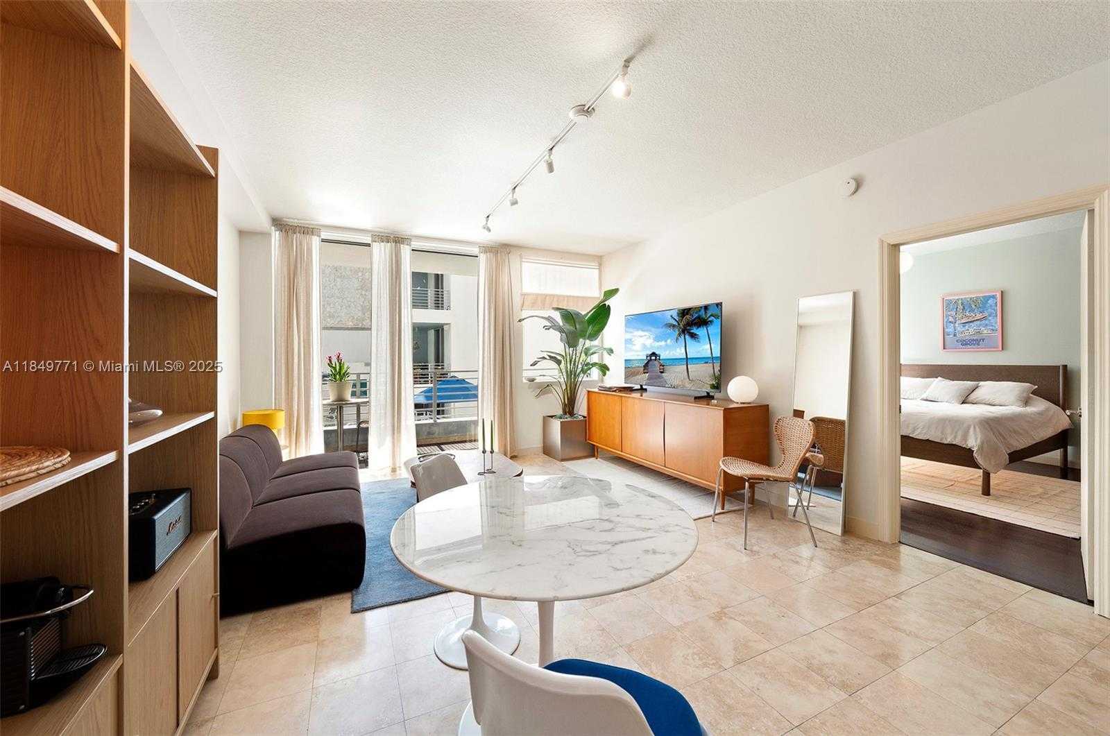 Small Image of 3339 VIRGINIA ST #306, Miami Number 13