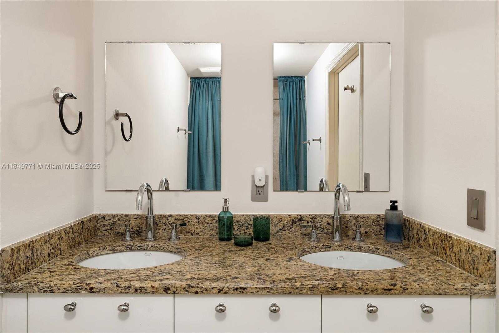 Small Image of 3339 VIRGINIA ST #306, Miami Number 22