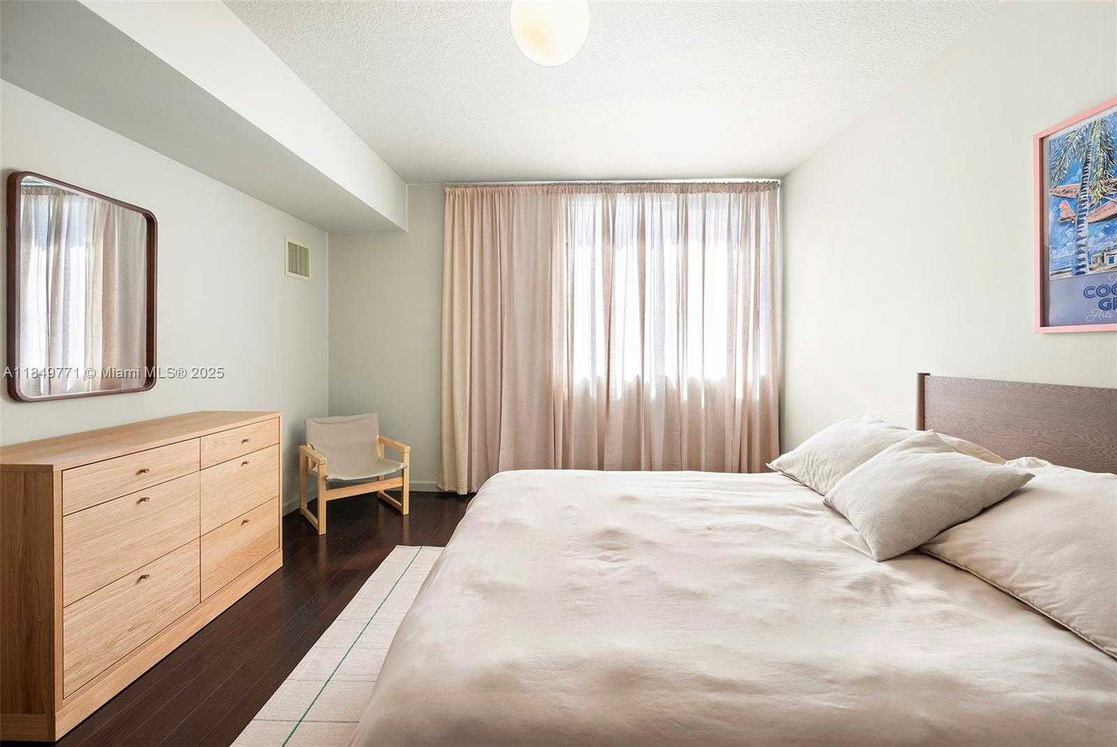 Small Image of 3339 VIRGINIA ST #306, Miami Number 6